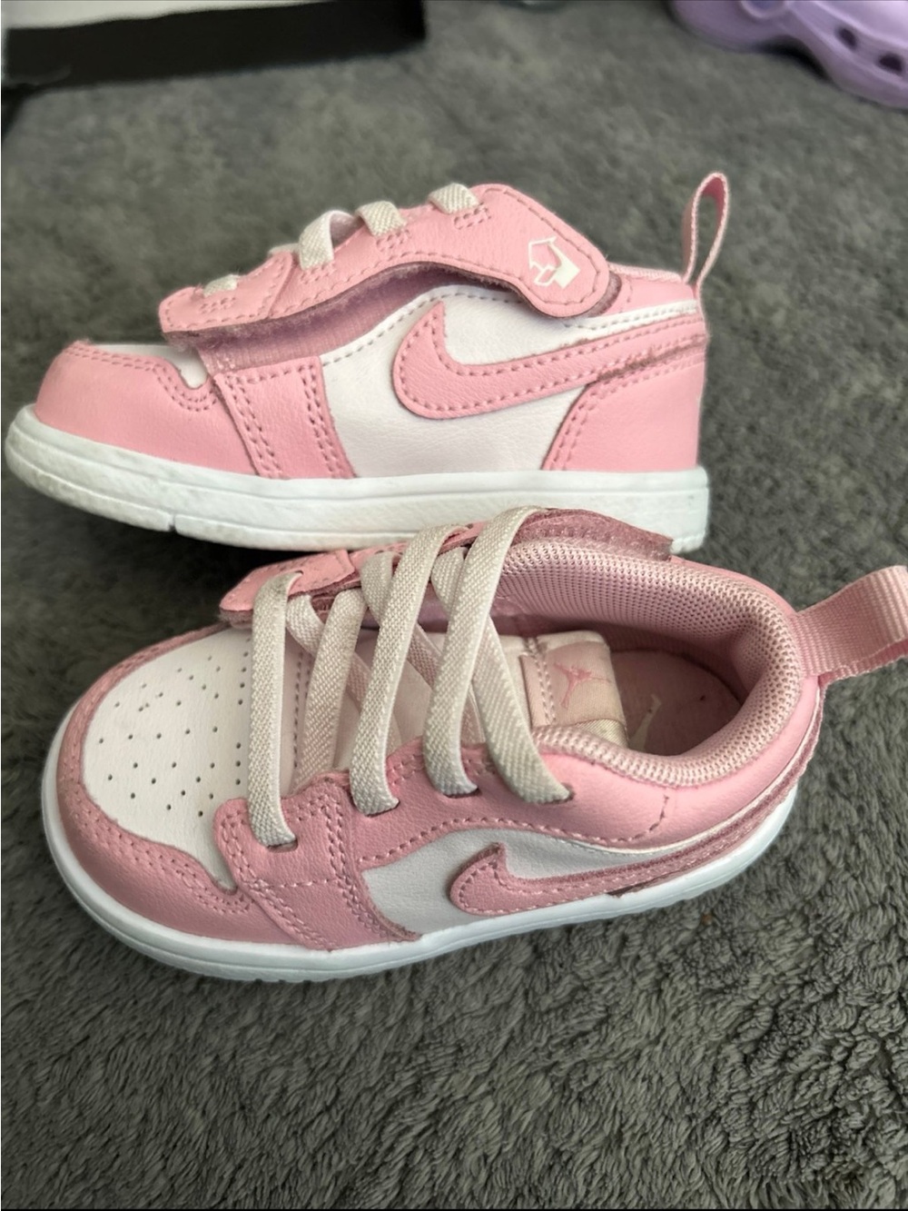 Girl’s Jordan low 1 sneakers 5c